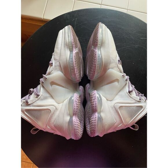 Nike LeBron 19 Basketball Shoes (SZ 10) - Picture 4 of 5